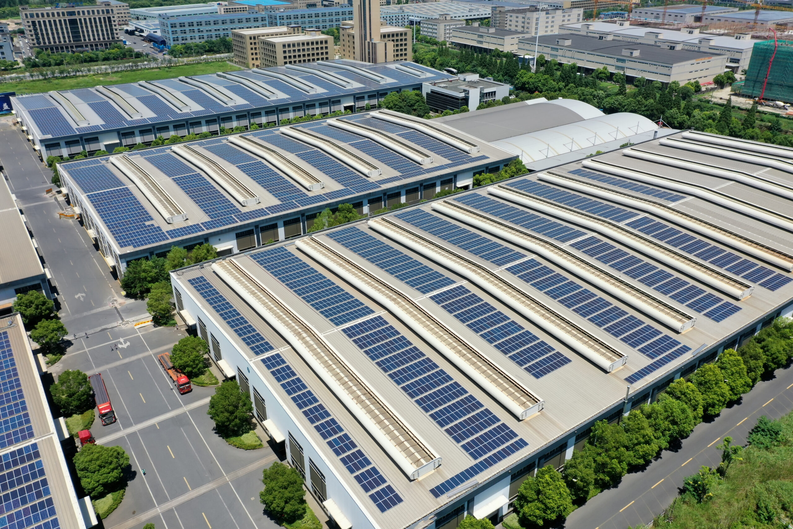 warehouses and manufacturing sites take back control of their energy - REDEI Renewable Energy